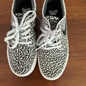 Nike SB Kids Black and White Sneakers